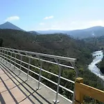 Casa Da Caneleira بيت للعطل *